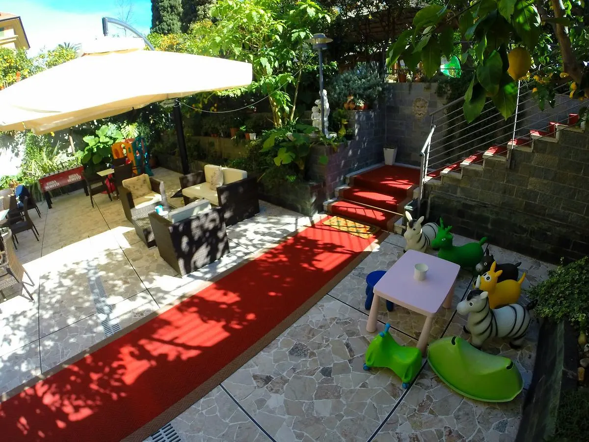 Hotel Villa Delibera Varazze