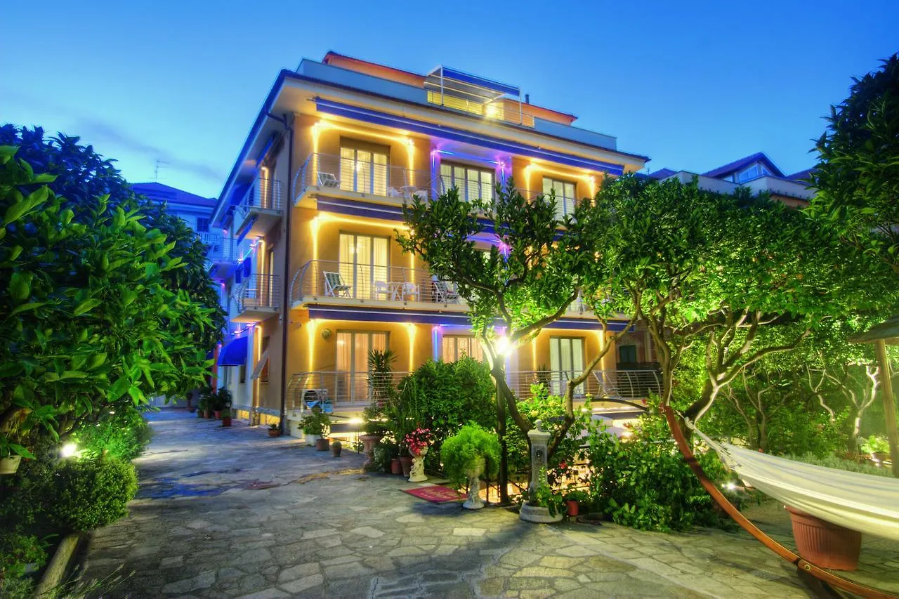 Hotel Villa Delibera Varazze